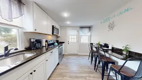 Coastal Estate: 2 BD Family Cottage (1 BA, POOL) - Image 4