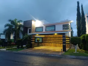 Los Pinos Residence - Image 2
