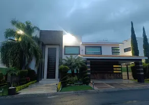 Los Pinos Residence - Image 4