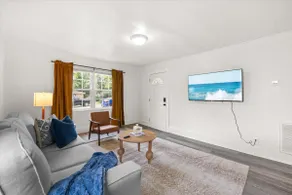 Roxboro Charm | Hosts up to 6 Guests - Image 2
