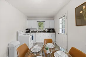 Roxboro Charm | Hosts up to 6 Guests - Image 4