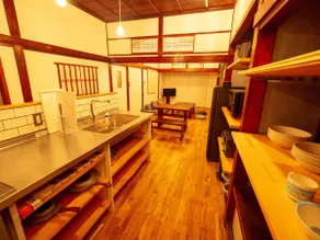 5 minutes to Zenkoji Temple, 6 minutes to Nagano Station, maximum 7 people, free parking for 1 car, fully renovated old private house - Image 3