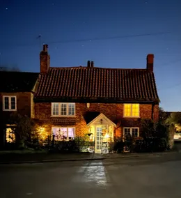 Corner Cottage - Image 2