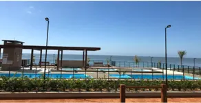 Beachfront apartment with heated pool - Image 4