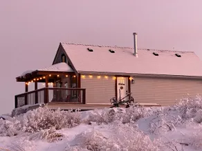 Mountain Farm Stay Cabin - Image 4
