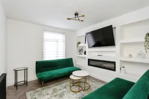 Modern House in Tonbridge Town Centre Sleeps 12 - Image 5