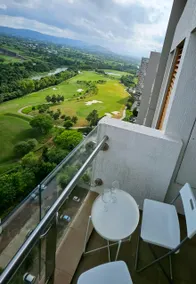 Riverfront Golf View Serene Abode - Image 3
