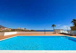 Ocean View apartment! Pool! Parking! CS123 - Image 5