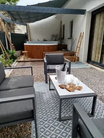 Rest and relaxation in 2-room with jacuzzi - Image 3
