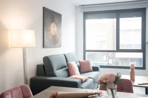 Go Apartments - La Circular, 4-bedroom apartment with balcony. - Image 4