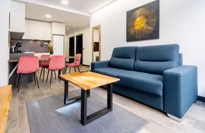 Go Apartments - La Circular, 4-bedroom apartment with balcony. - Image 3