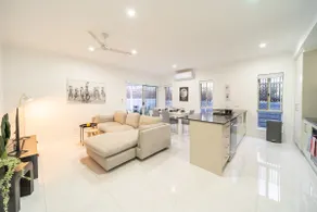 Brand New 4 Bedroom Belleview House near Ipswich - Image 2