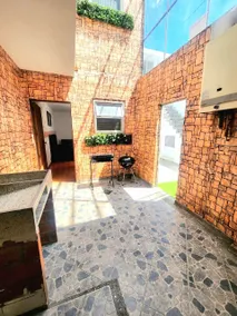 Large house minutes from Zona T and Parque la 93 - Image 4