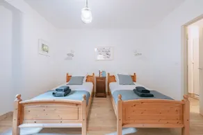 Right in the center, brand new and 2 bathrooms - Image 4
