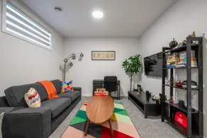 Perfect Stay 2 Bedroom Basement Suite - Image 3