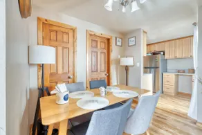 Cozy mid-century getaway in SE Bend - Image 3