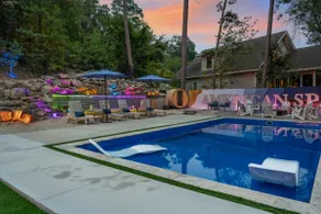 American Spa | Htd Pool, Hot Tub & Sauna | Slps 24 - Image 3