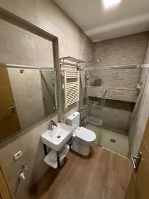 LOVE 1 Room Adapted mobility, airport, IFEMA - Image 5