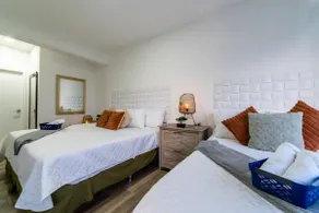 Charming and Downtown, Perfect for Relaxing - Image 4