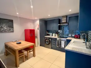 Quay-front, luxury, sea-view apartment, Kinvara - Image 5