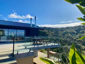 Nestled in Nature 3 Bedroom- Spa Pool & Sauna & Pilates Studio - Image 5