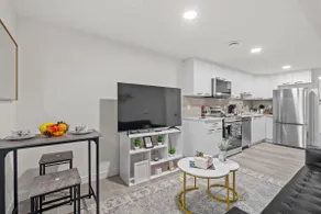 Whyte Ave Edmonton Entire Brand New Suite - Image 4