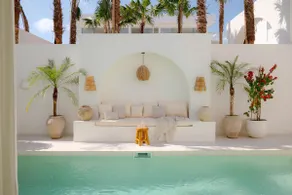Stylish Two-bedroom Villa - Image 3
