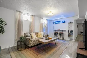 Charming 3BR Suite with Garage - Image 3
