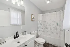 Perfect Getaway | Close to Philly & Wilmington! - Image 5