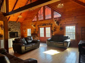 Log Cabin with hot tub, minutes from Tellico Lake - Image 2