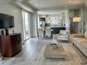 𝓑𝓪𝓻𝓽𝓸𝓷 𝓑𝓵𝓲𝓼𝓼 Townhouse Elegant Escape - Image 5