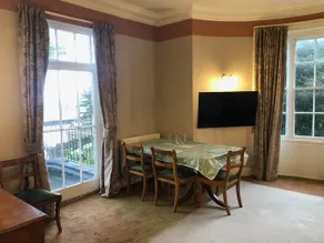 Grand apartment in manor house - Image 3