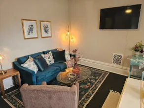 Birdsong Boho | Boutique Stay Near Downtown - Image 4
