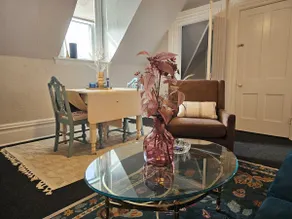 Birdsong Boho | Boutique Stay Near Downtown - Image 5