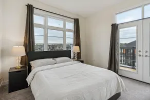 A Brand New 4BR Townhouse in Thorold Retreat - Image 2