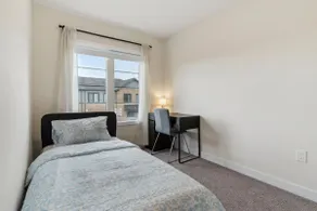 A Brand New 4BR Townhouse in Thorold Retreat - Image 3