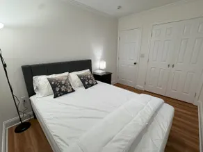 Spacious 4BR Private Basement GuestSuite MetroWalk - Image 3