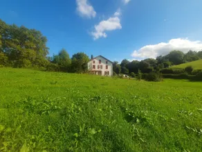 Family home in the Basque Country on the banks of a river - Image 2