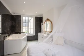 True love – Love room – T2 Elegant and Romantic - Image 3