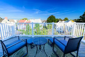 Family Retreat - Stunning 5BR2BA w Parking/ Near T - Image 5