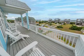 Sound View Oasis: Pool, Tiki, Elevator, & Sunsets - Image 4