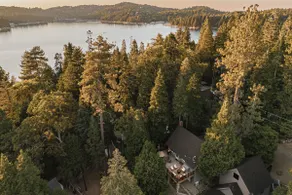 Walk to Lake, A/C, Lake Access, Main Lvl Bedroom - Image 3