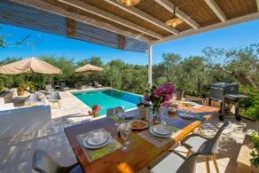 Island Breeze Villa - Image 3