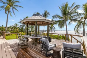 Dockside Luxury Waterfront Home - Image 3