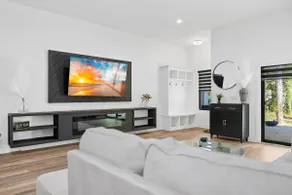 Stunning Modern 2 Bd Lux Lower Level Apt Charlotte - Image 2