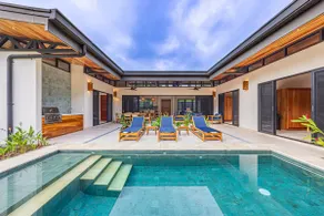 Luxury villa w/ pool, walk to beach, free boards - Image 5