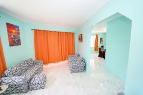 1 min walk to Beaches/Spacious Home/Sleeps 6 - Image 4