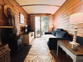 Betty the Bedford with outdoor jacuzzi bath - Image 3