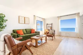 OCEAN-FRONT | On Strand/Beach | KING Bed | Deck - Image 2
