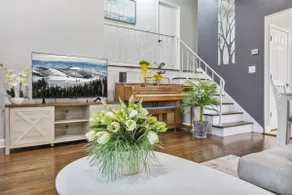 Exuberant - Elmhurst Home! - Image 5